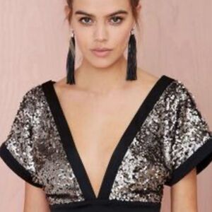 Nasty Girls  Black and Silver Sequin V-Neck Crop Top size M